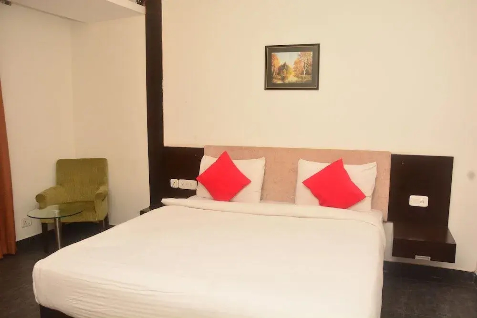 Sai Mukut Service Apartment