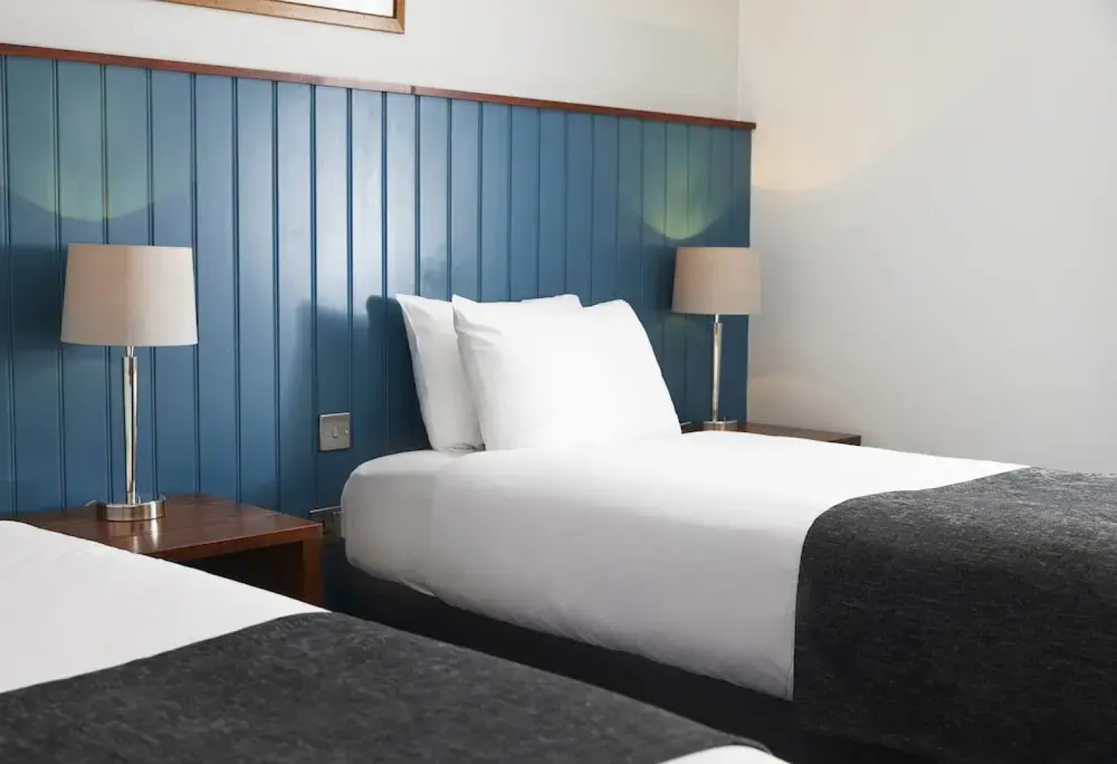 The Longshoot Hotel by Greene King Inns