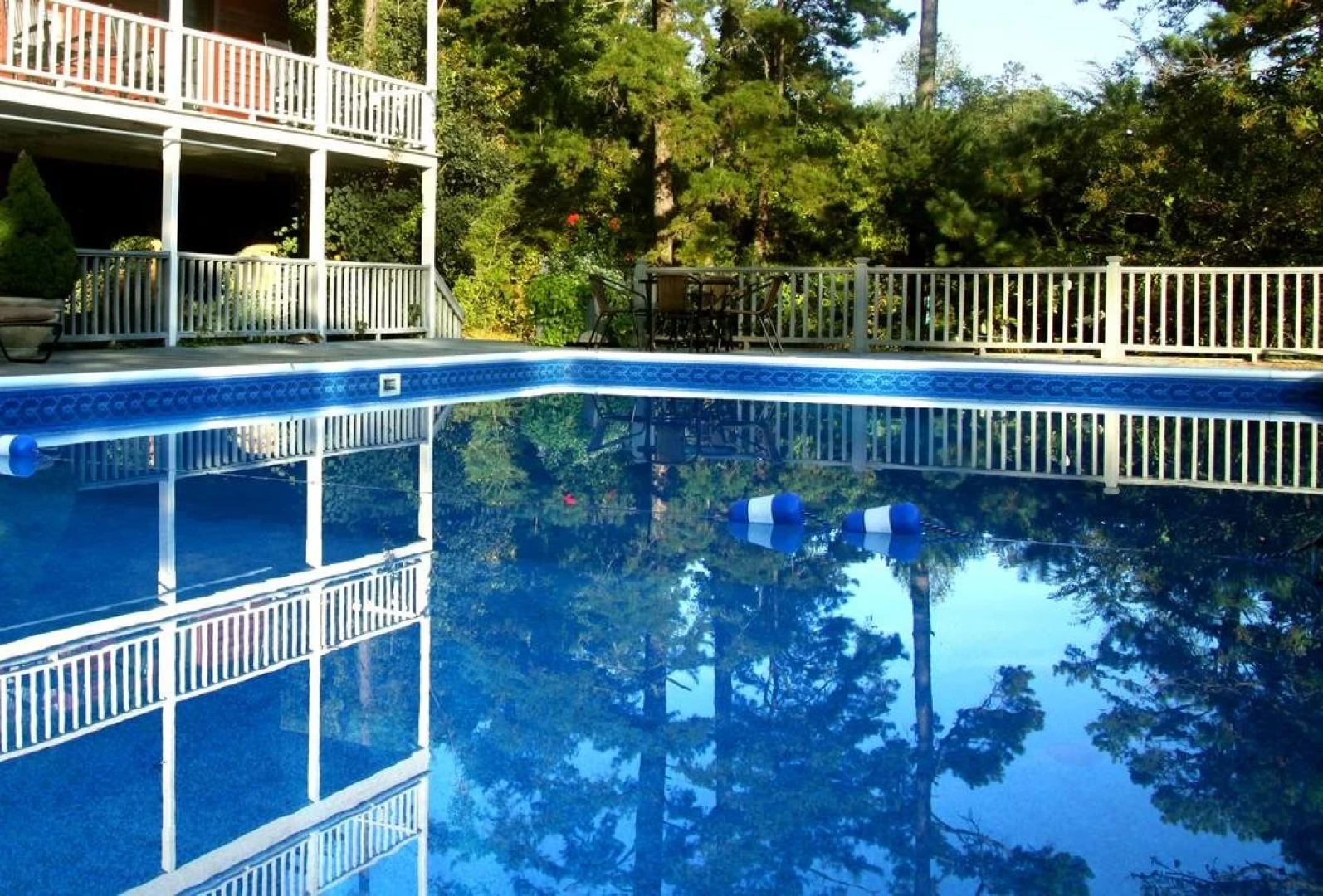 Glen-Ella Springs Hotel & Restaurant