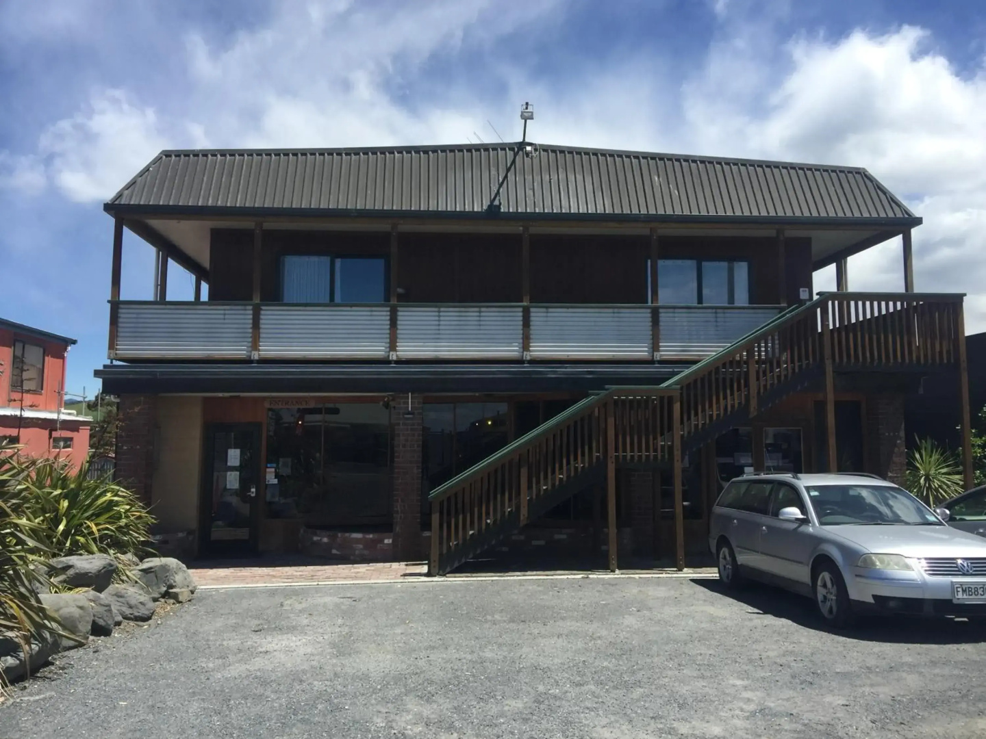 Dusky Lodge - Hostel
