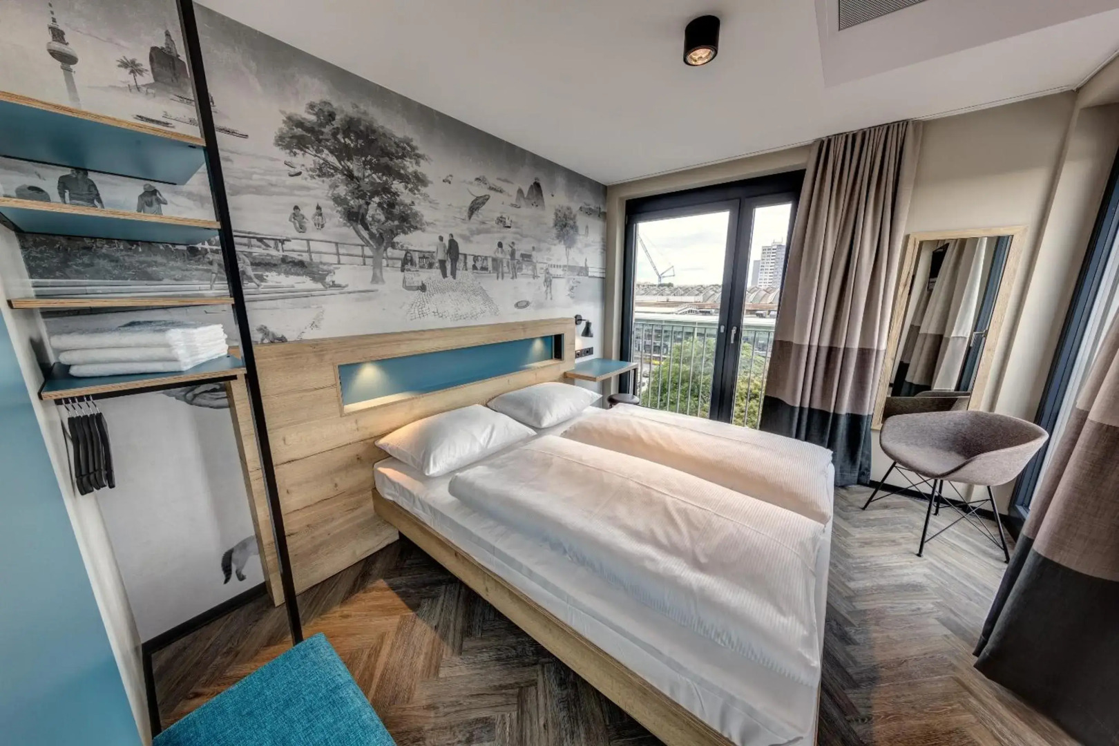 Schulz Hotel Berlin Wall at the East Side Gallery