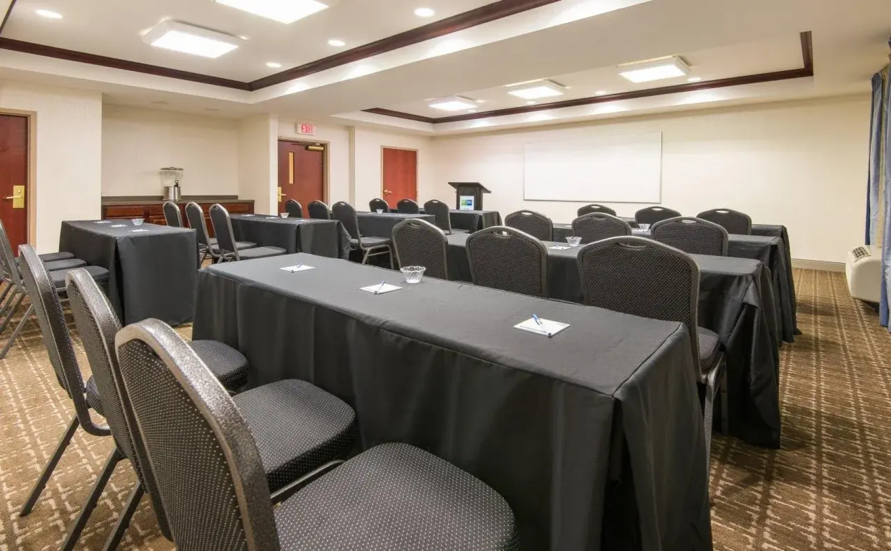 Holiday Inn Express & Suites Philadelphia - Mt. Laurel by IHG