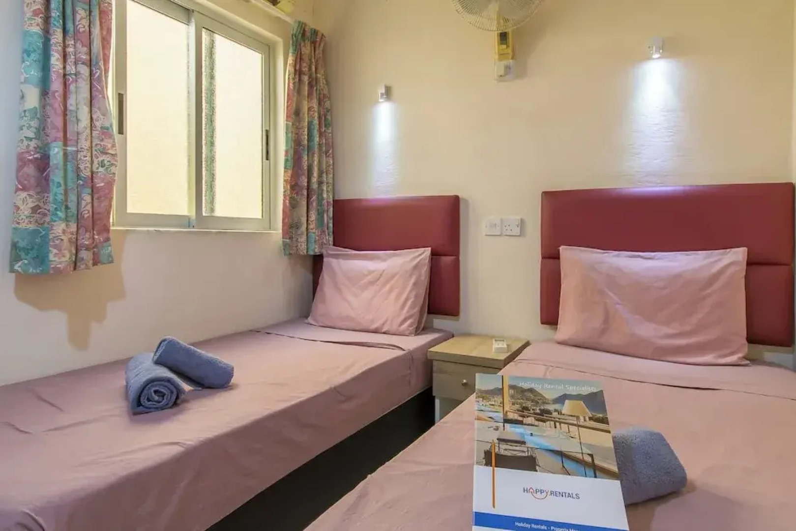 Pool and Sea, charming Merill Apart 5