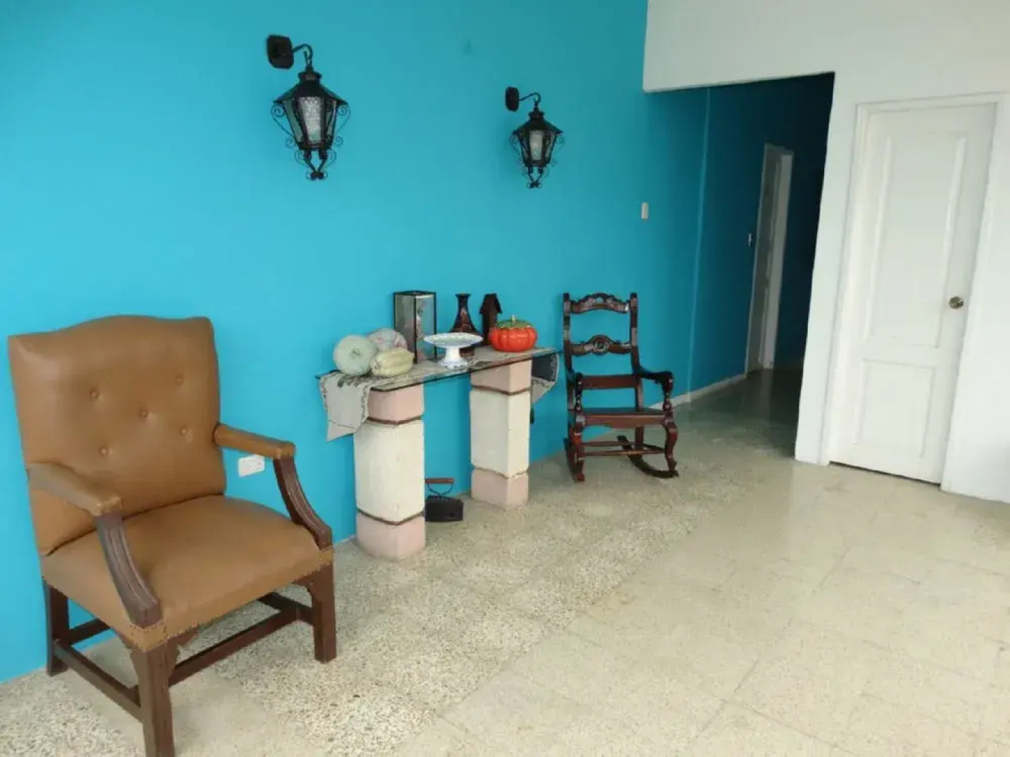 Chescos Hostel & Hotel