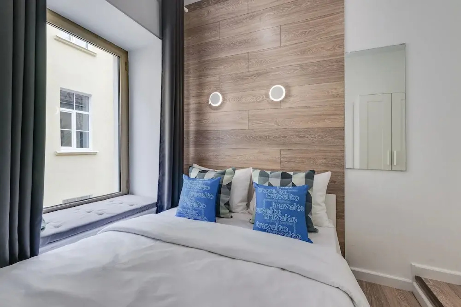 Travelto Italyanskaya