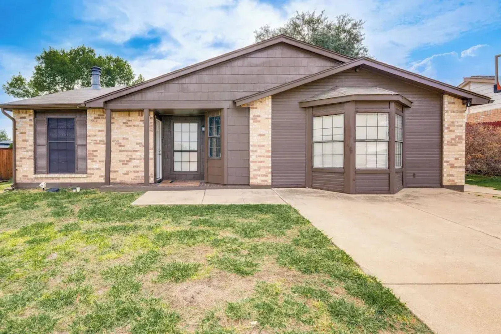 Game Room & Pool: Family Home in The Colony!