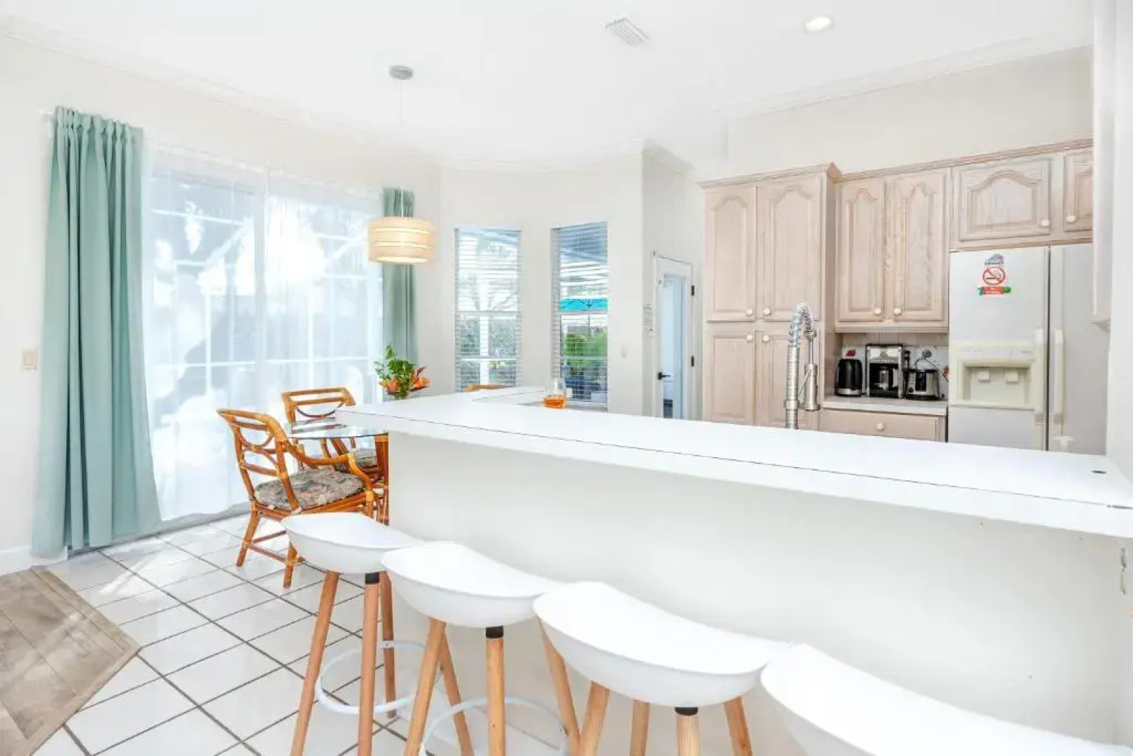 #3 Large 4 Bedroom 3 Bathroom Vacation House With Heated Swimming Pool