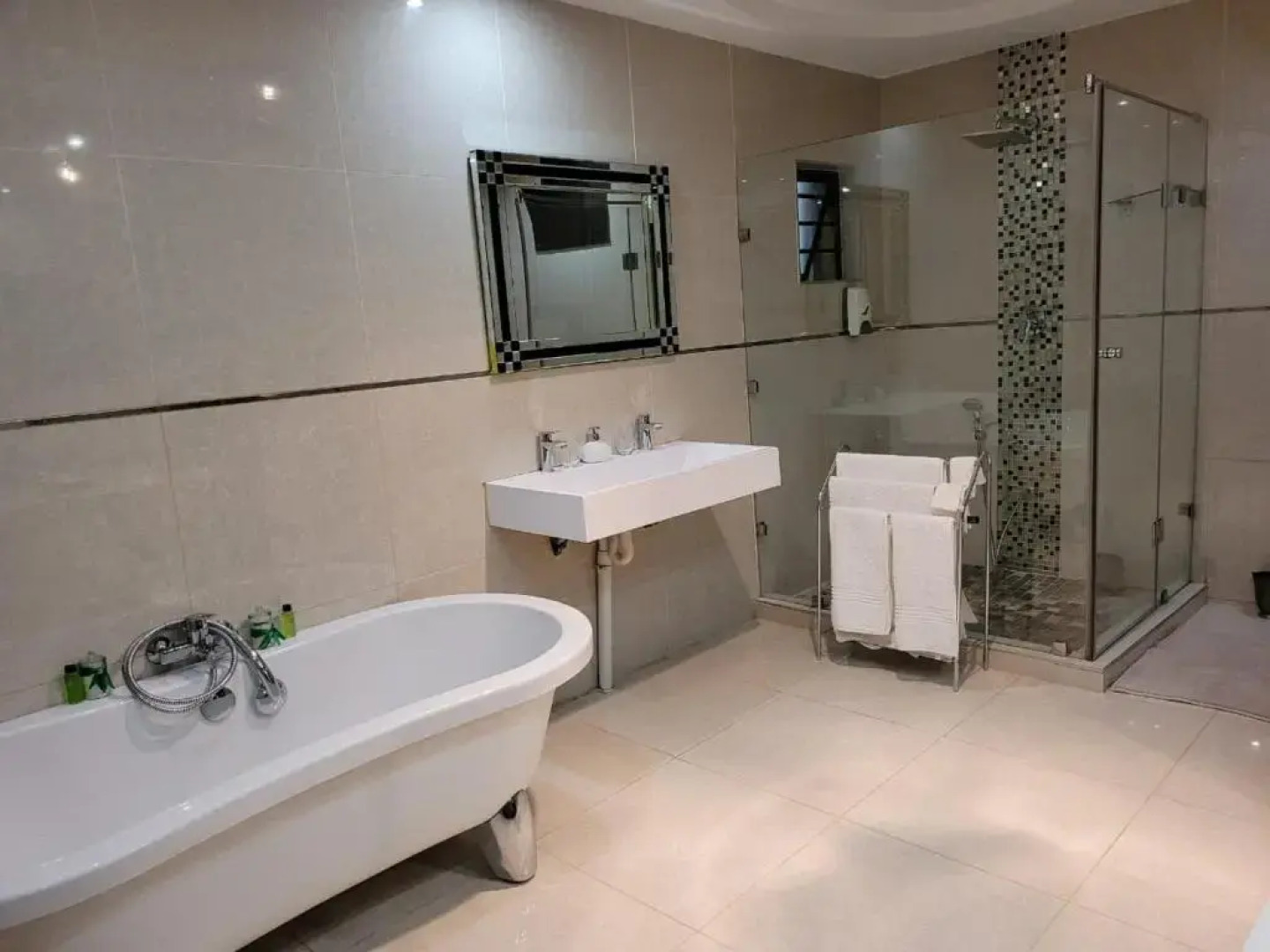 196 On Victoria Bed  Breakfast