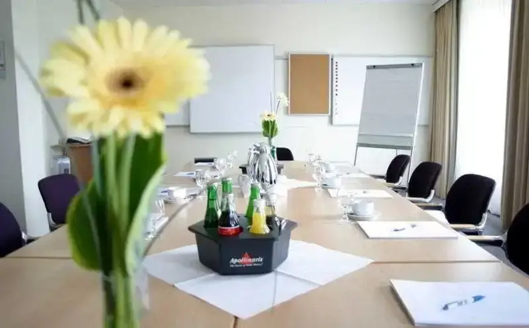 Kurfrstendamm am Adenauerplatz