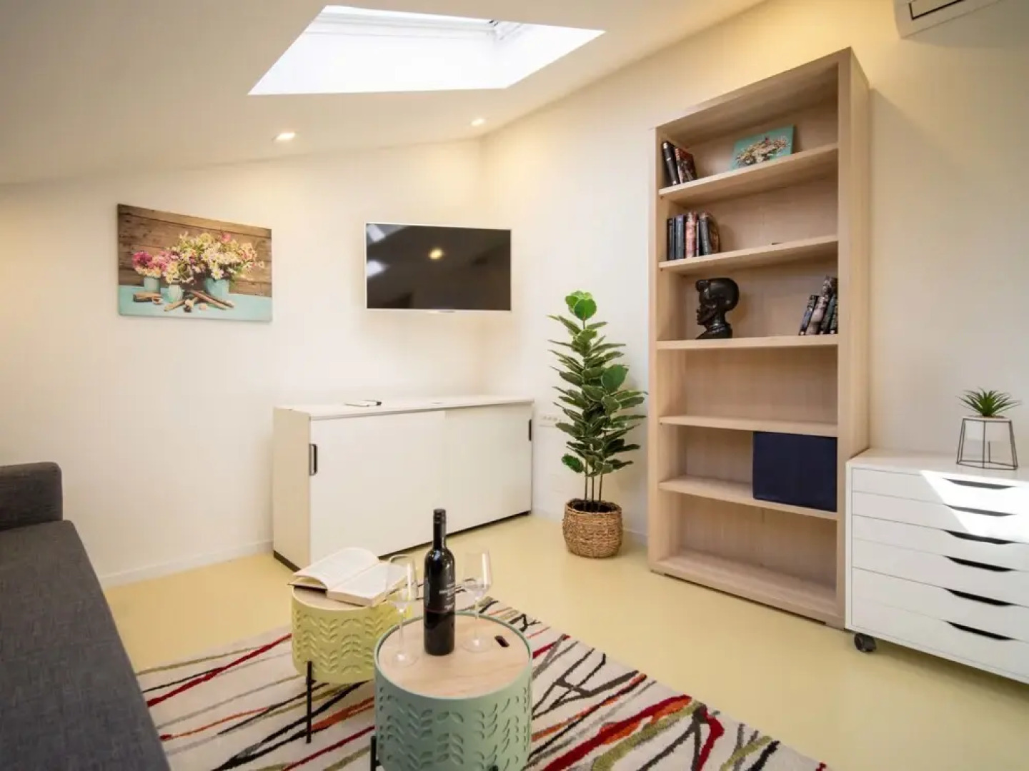 Ena 1 Trinajsti i in Trinajsti i