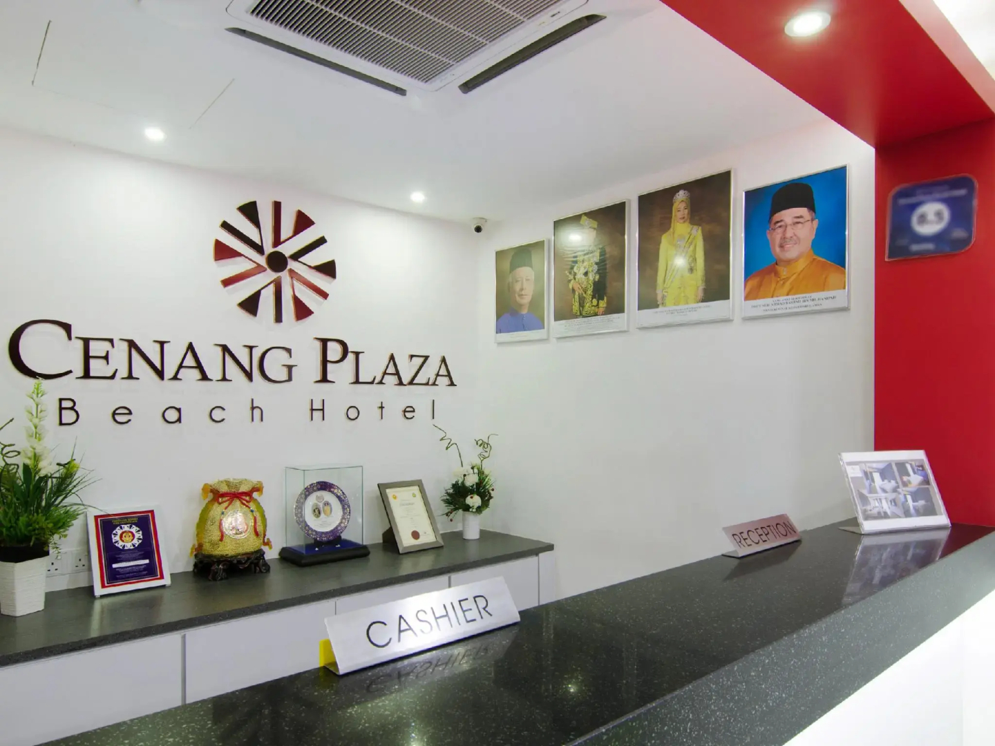 Cenang Plaza Beach Hotel