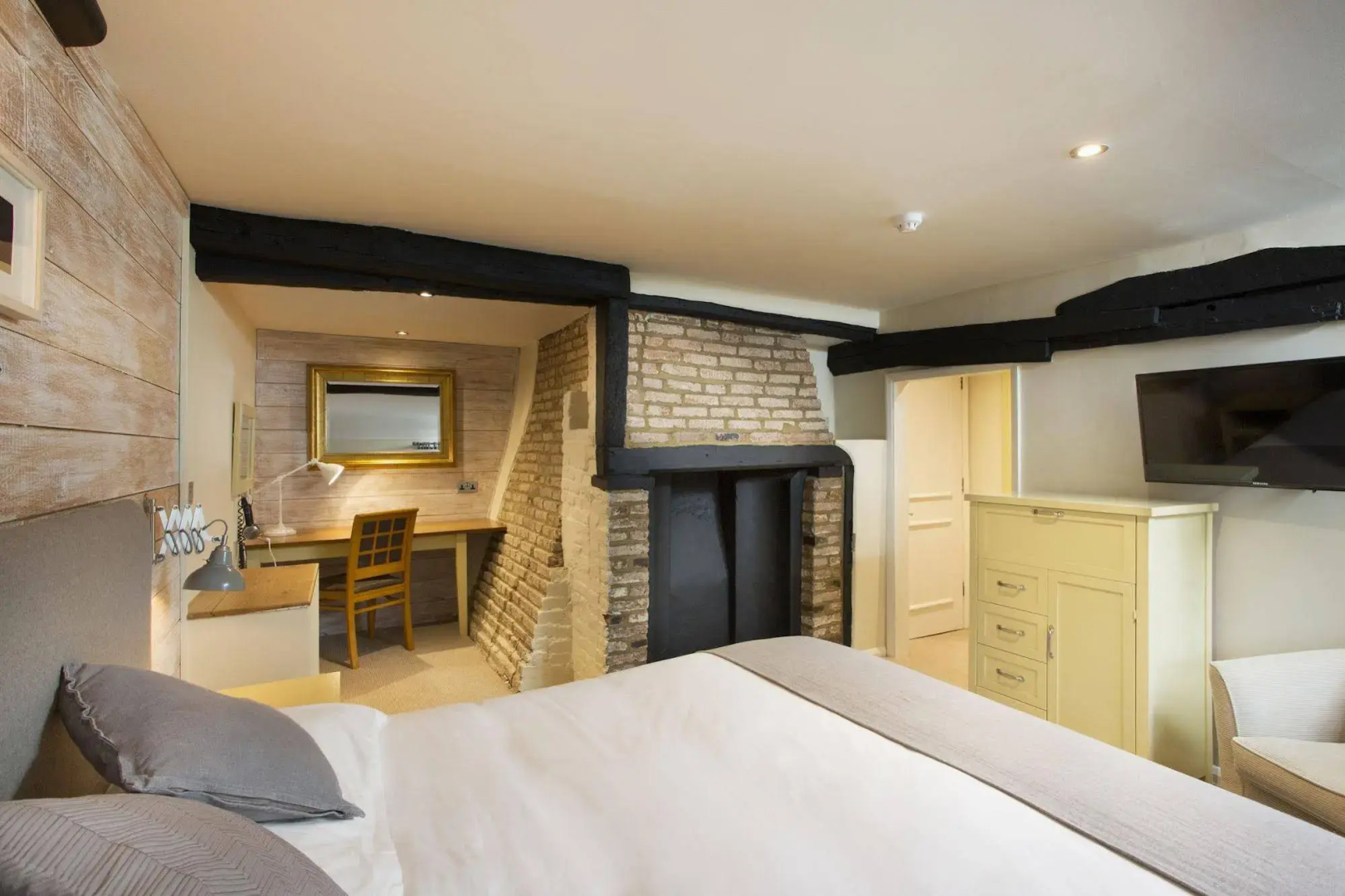 New Flying Horse Inn