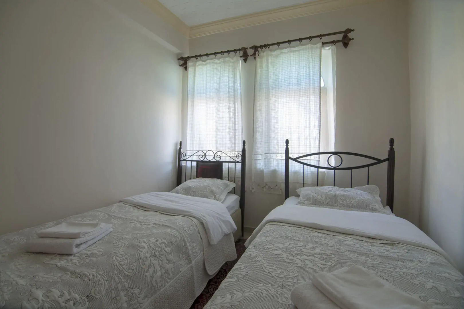 Kamelya Cave Hostel - Adults Only
