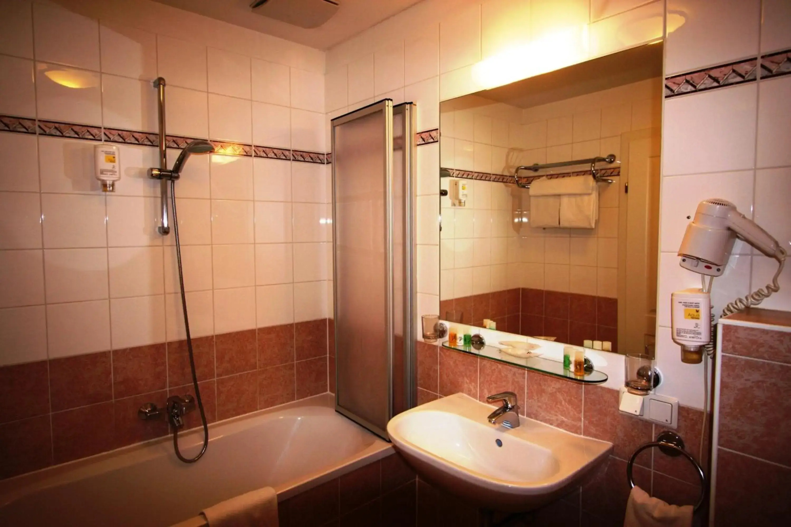 SUITE HOTEL 900m ZUR OPER
