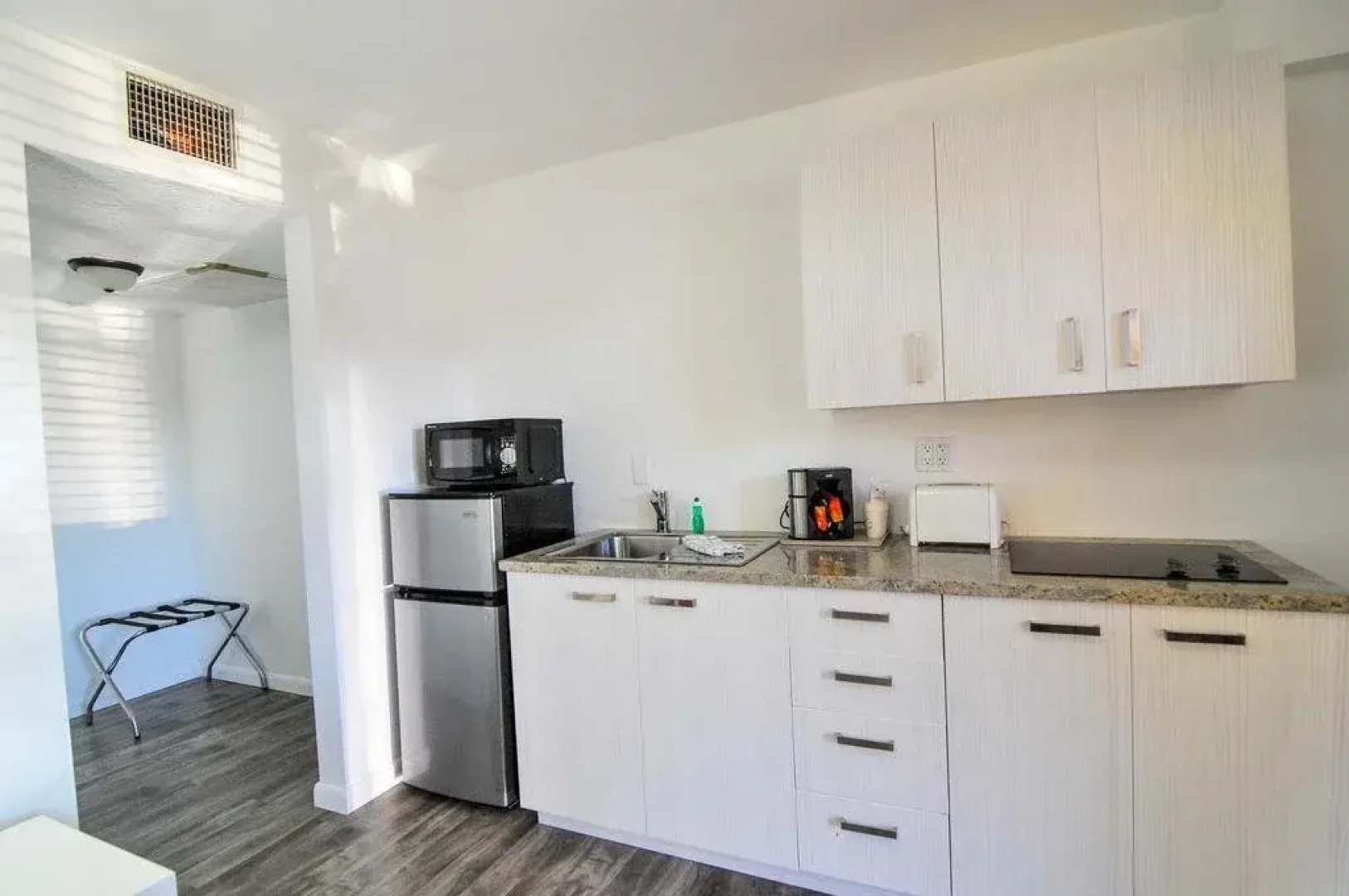 Regency Inn & Suites