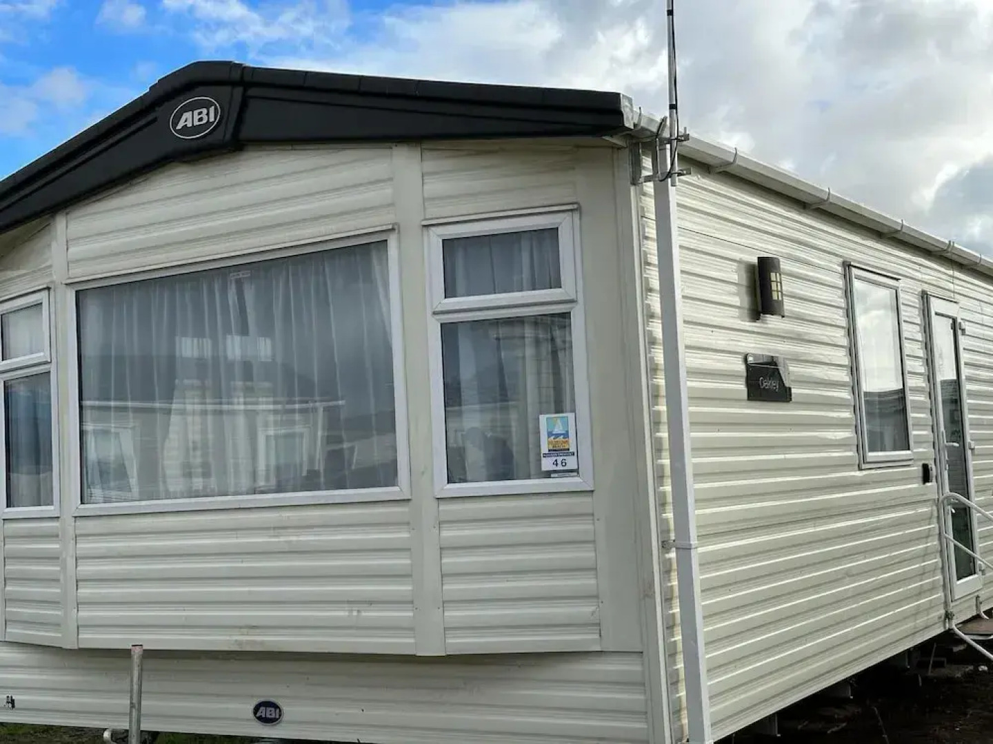 Felixstowe Chimo Caravan 8 Sleeps 5 min to Beach