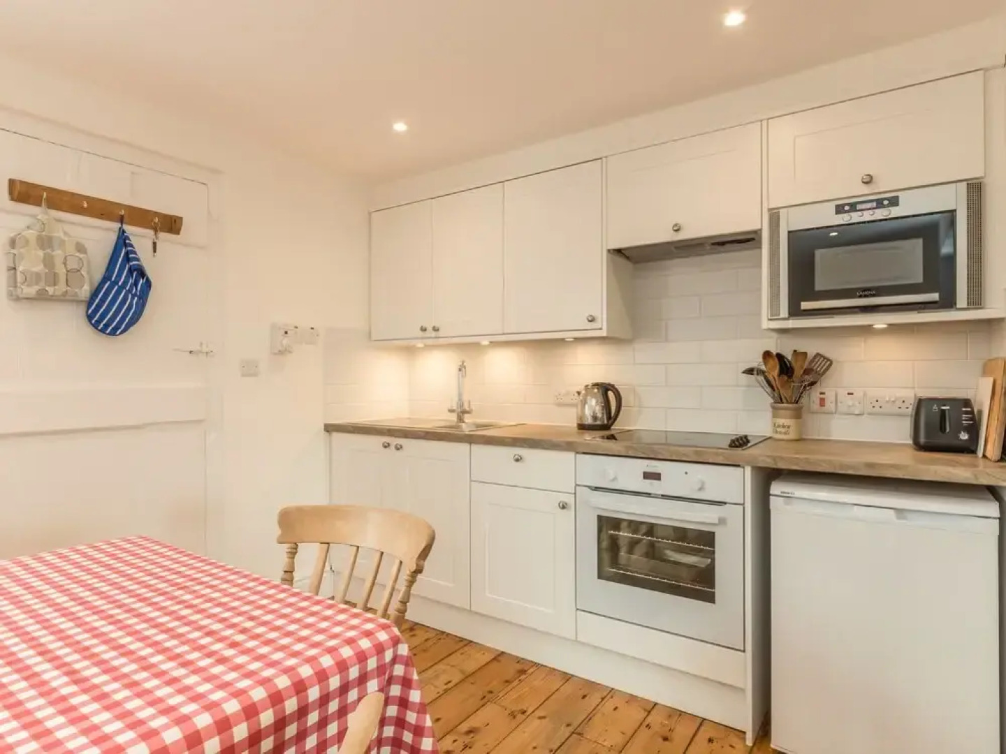 3B Coastguard Cottages