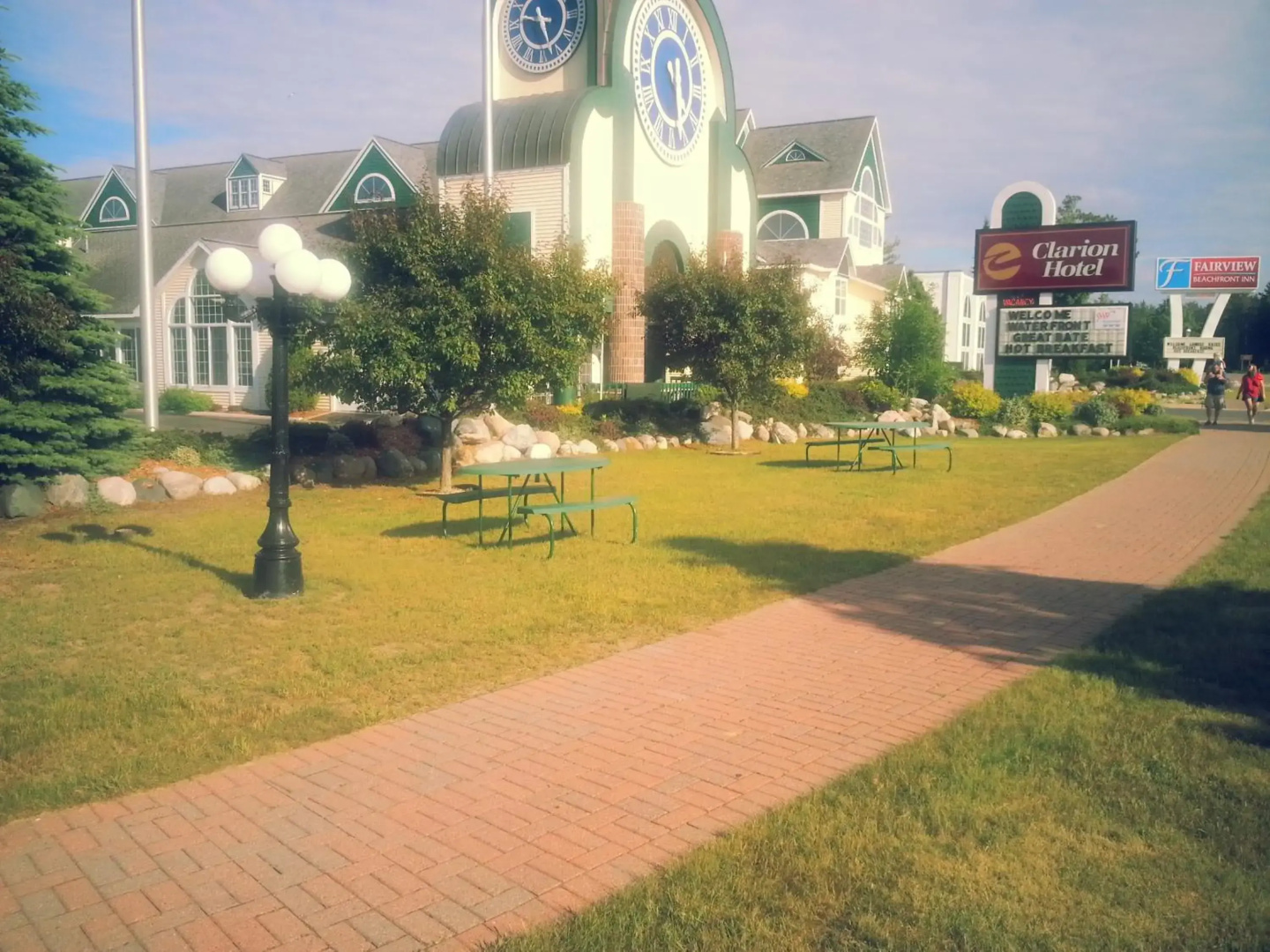 Clarion Hotel Mackinaw City Beachfront