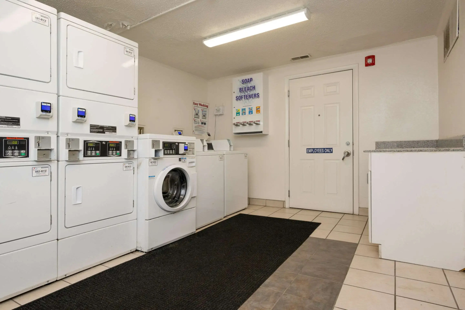 Suburban Studios Mentor - Cleveland Northeast