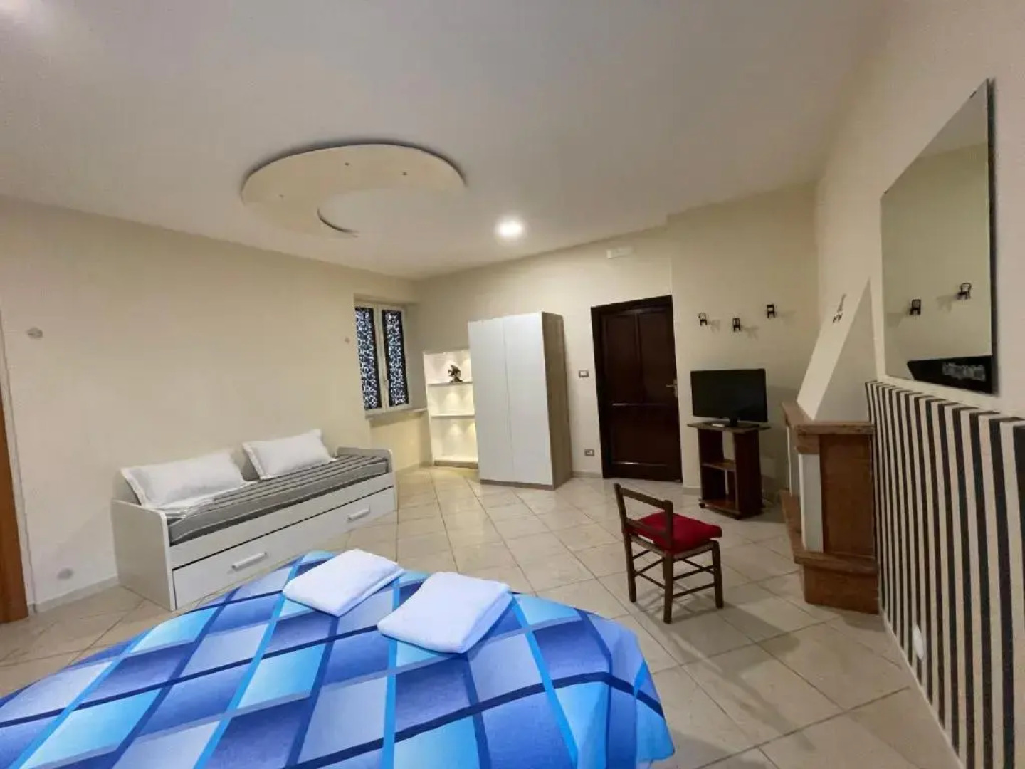 Mezzaluna Guest House