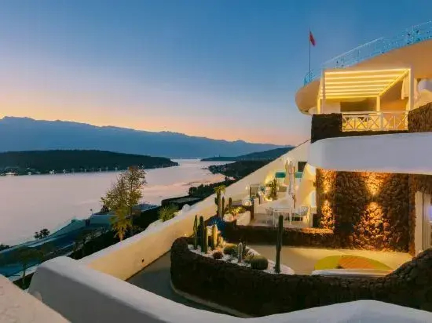 Songyun Skyline Seaview Holiday Hotel