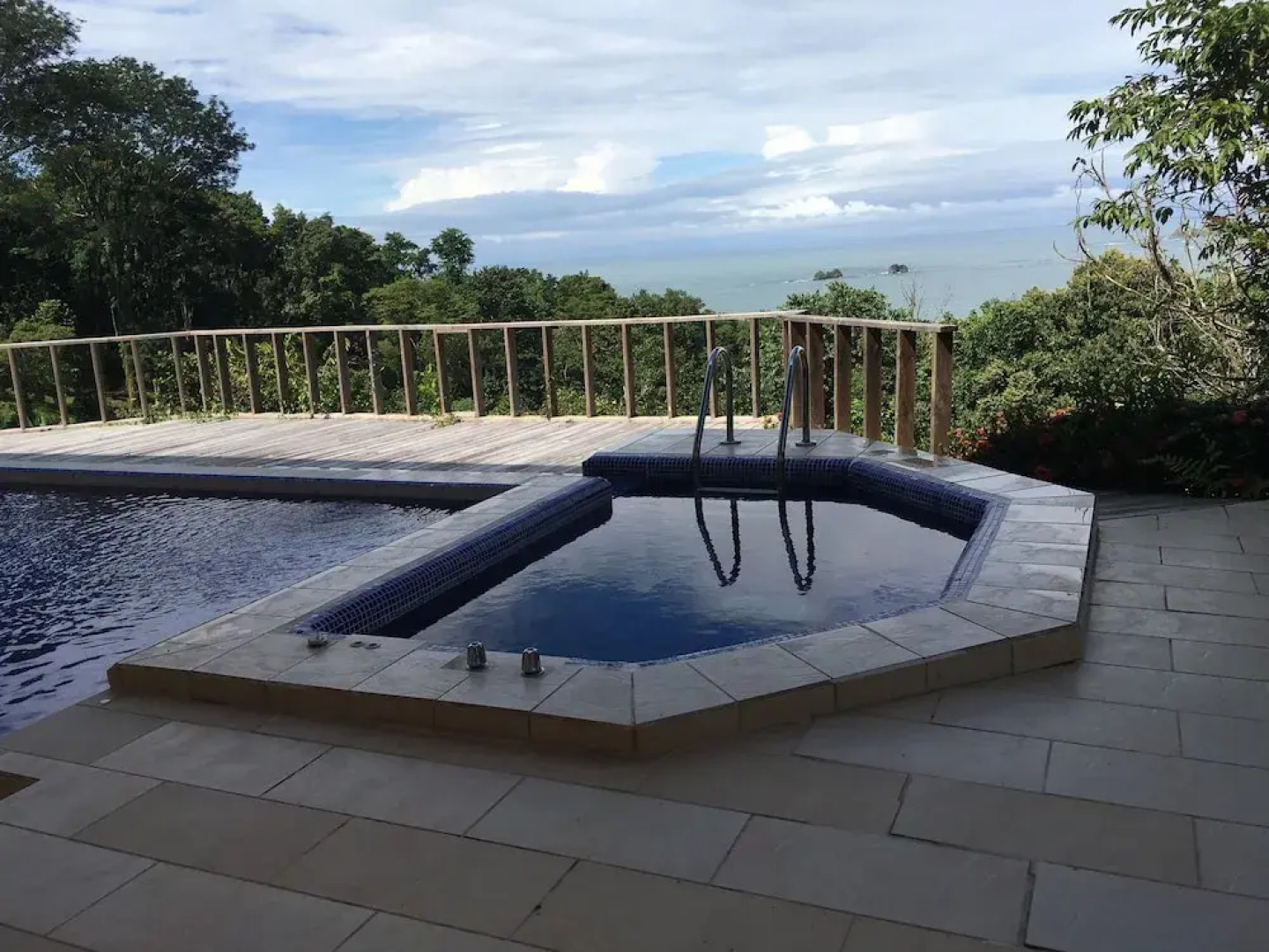 Many's House - La Joya De Ballena