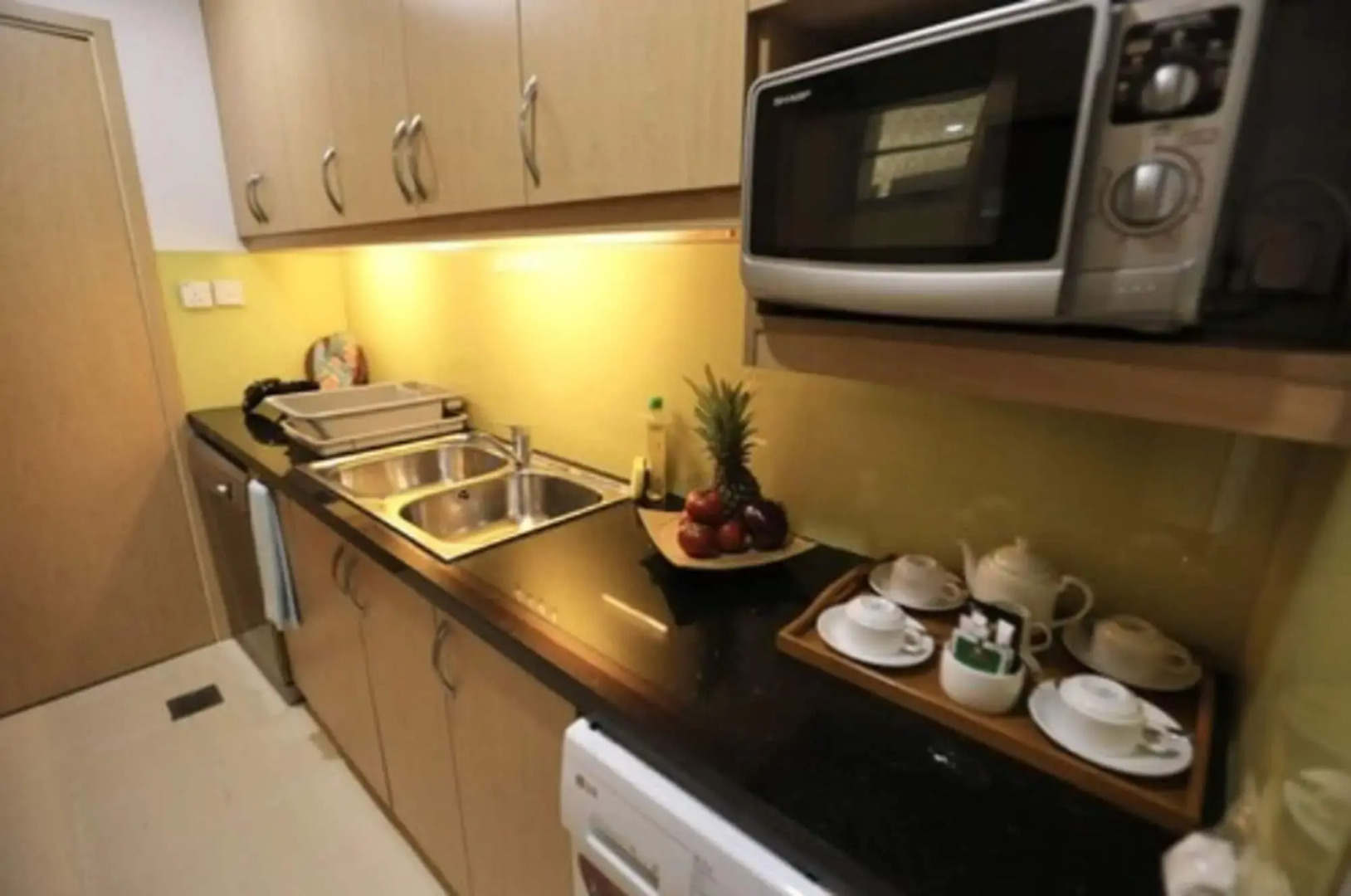 Diamond Westlake Suites