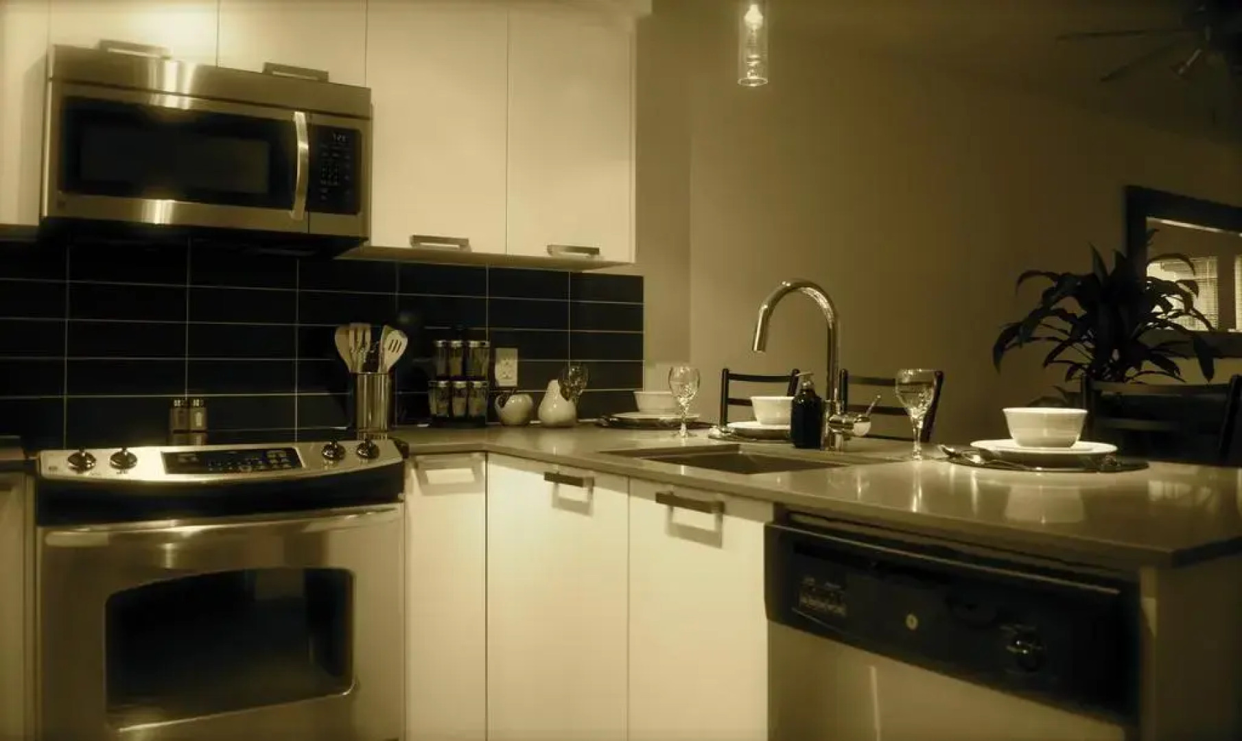 The Cabin+The Tiny Cabin: A Sooke Ocean View Oasis