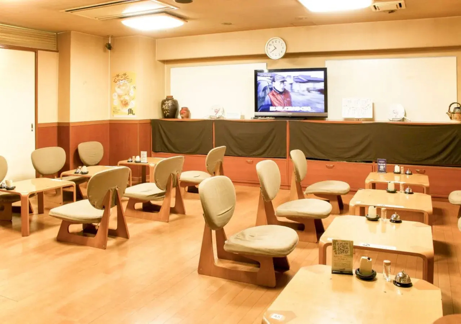 New Japan Capsule Hotel Cabana
