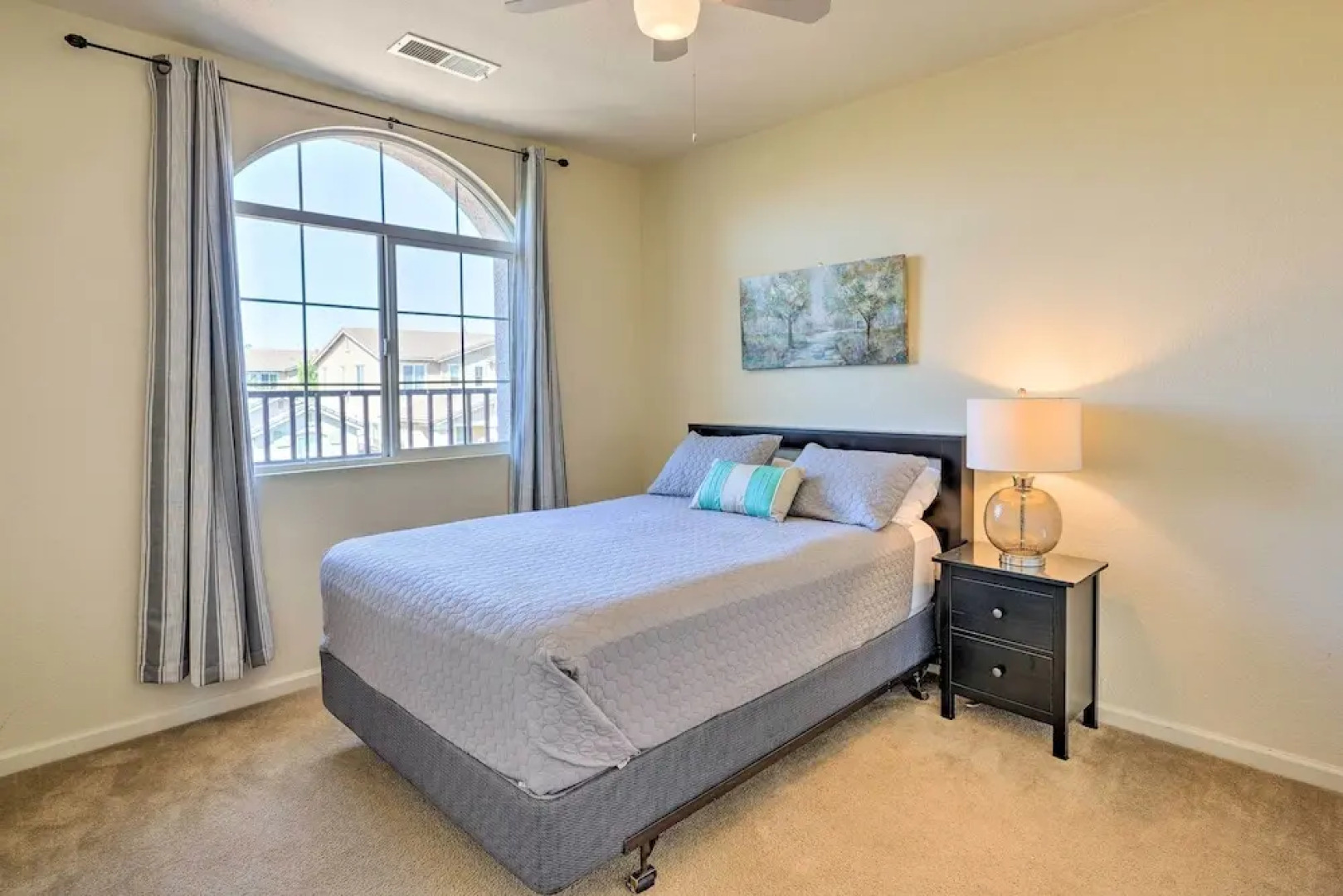 Elk Grove House w/ Grill ~ 3 Mi to Old Town!