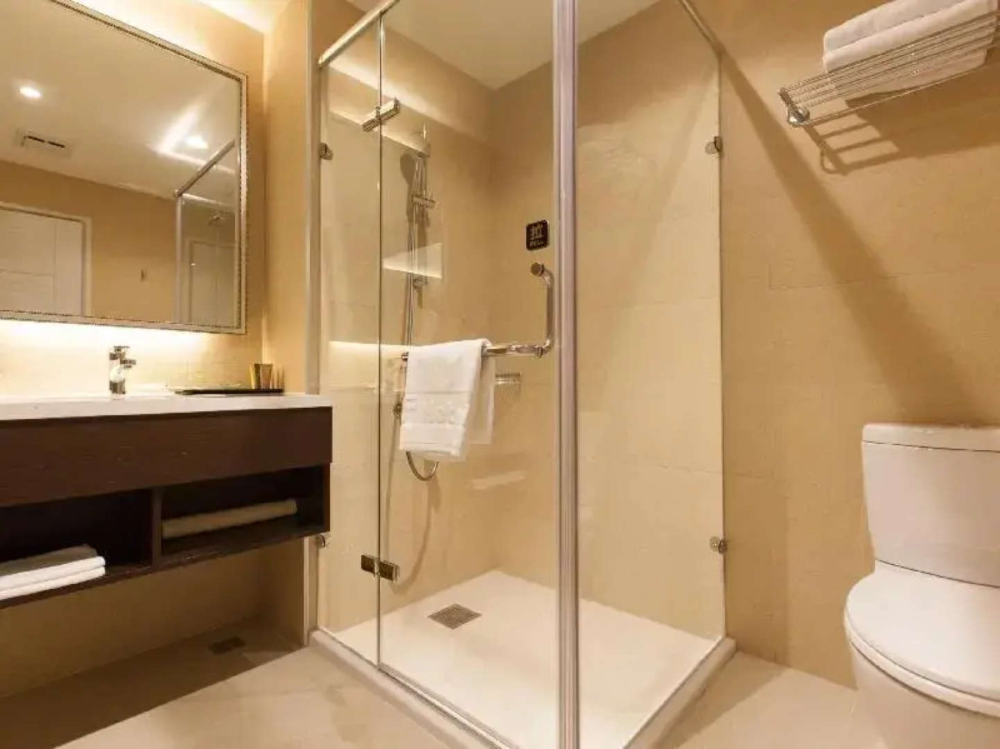 F Hotel Chipen