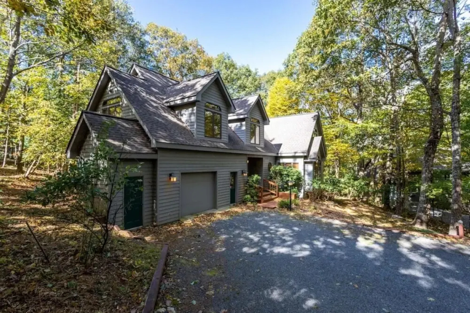 Luxury Wintergreen Near Golf Course Pool Access