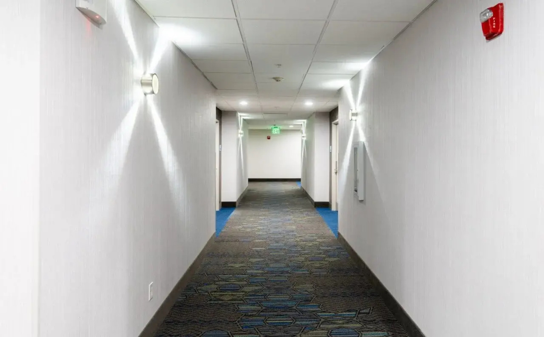 Holiday Inn Express & Suites Lake Forest by IHG