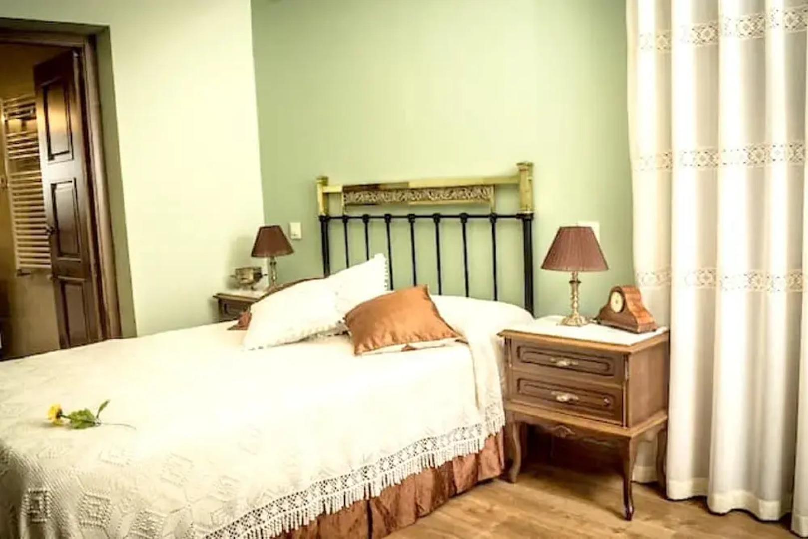 House With 6 Bedrooms in San Bartolomé de Pinares, With Wonderful City View, Furnished Terrace and Wifi - 70 km From the Slopes