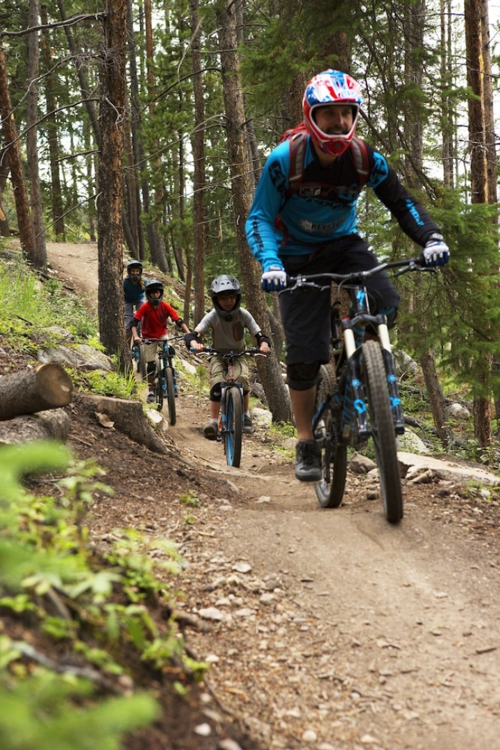 2BR/2BA Condo on Shuttle Route - Wild Irishman 1015 - Pool & more!