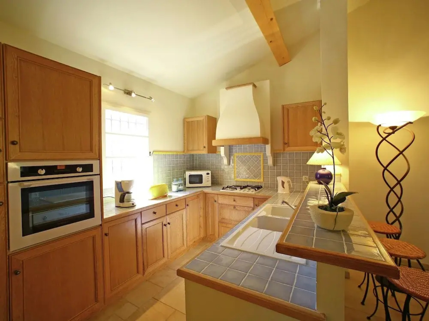 Provencal Holiday Home With Dishwasher not far From Fréjus