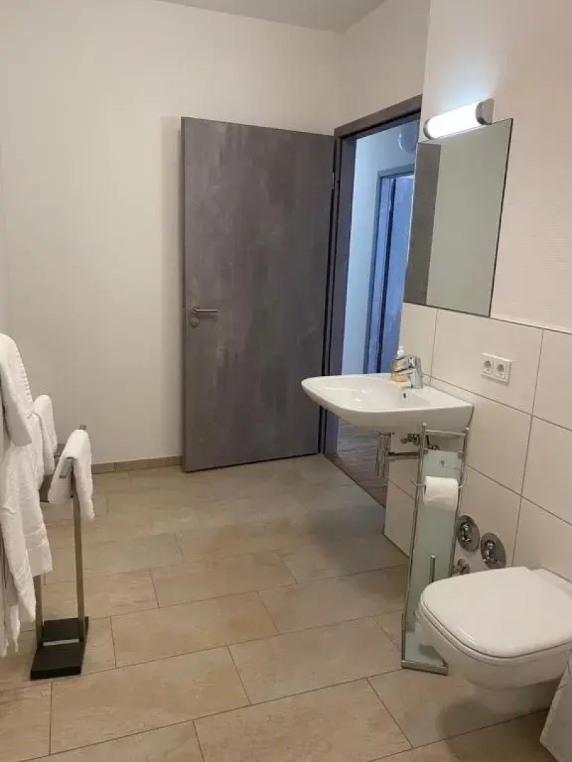 Suite 32