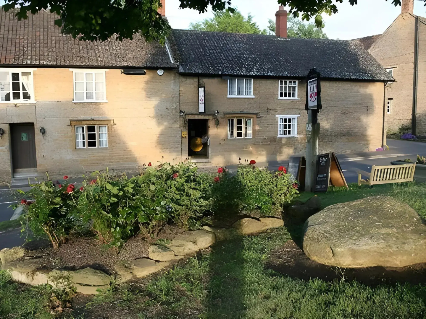 The Manor Arms