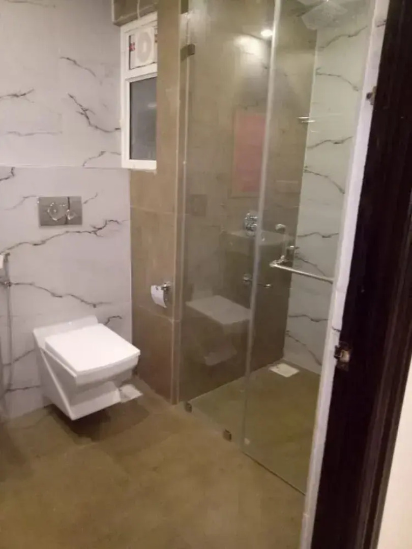 Hotel Shashinag Clarks Inn