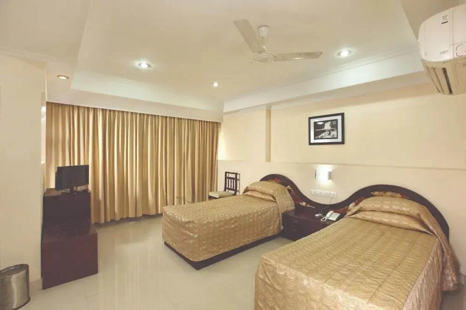 Hotel Indraprastha Kayamkulam