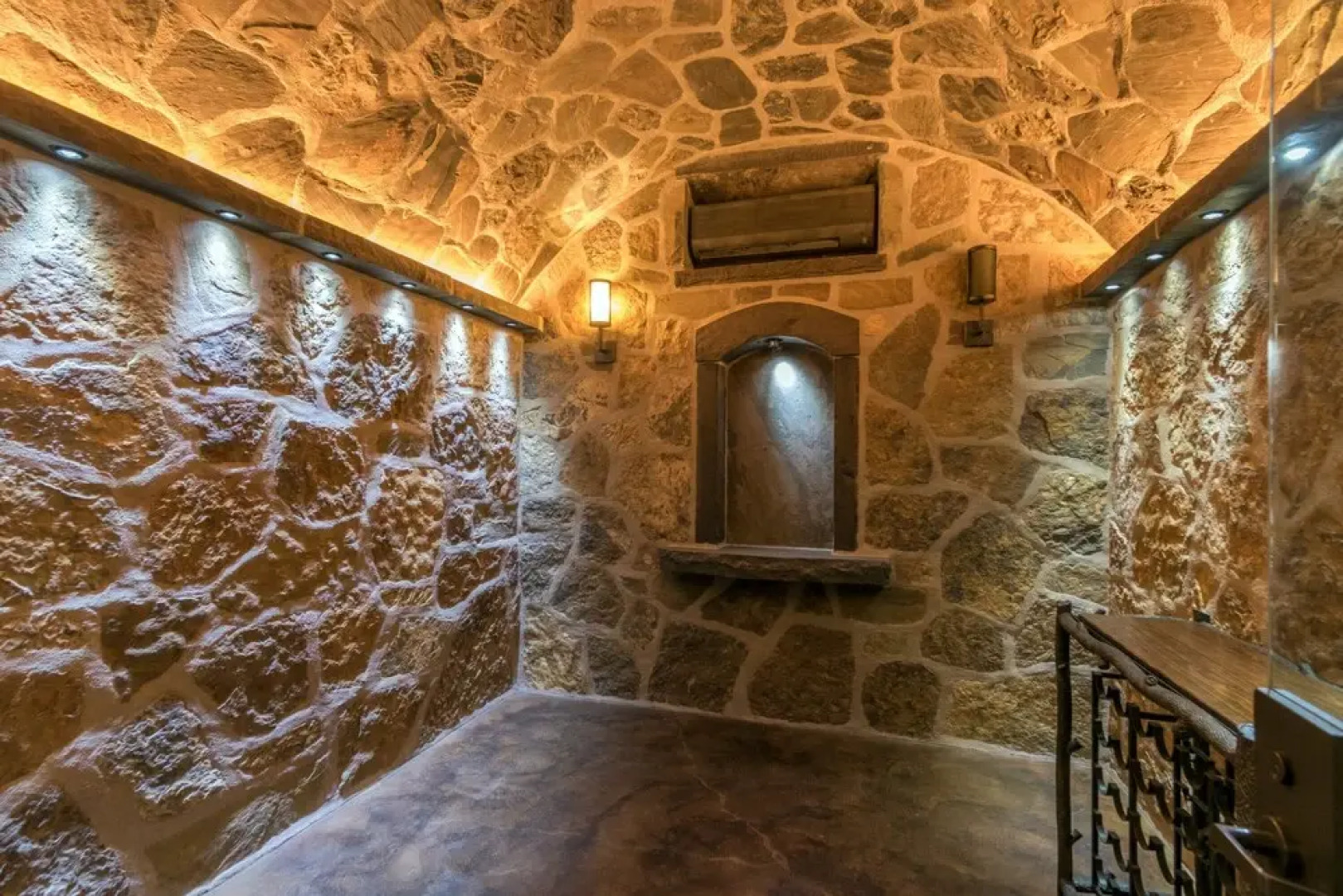 Hood Park Manor - 9 Br Home