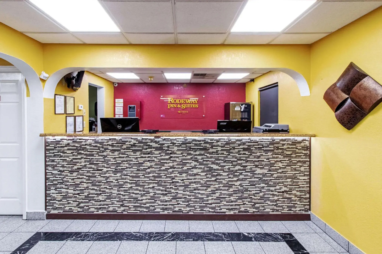 Quality Inn & Suites Dickson