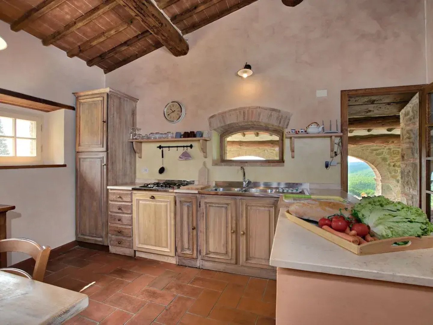 Majestic Farmhouse in Lucignano With Swimming Pool