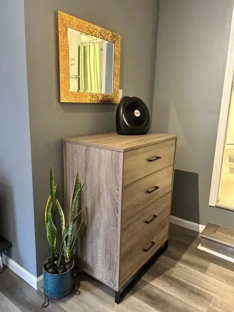 Spacious Studio with Private Entry