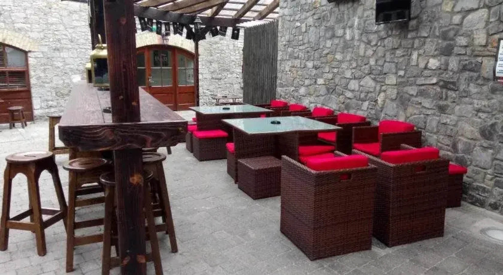 Brogans Bar & Guesthouse