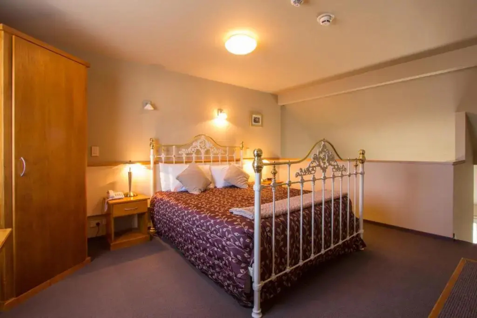 Balmoral Lodge Motel