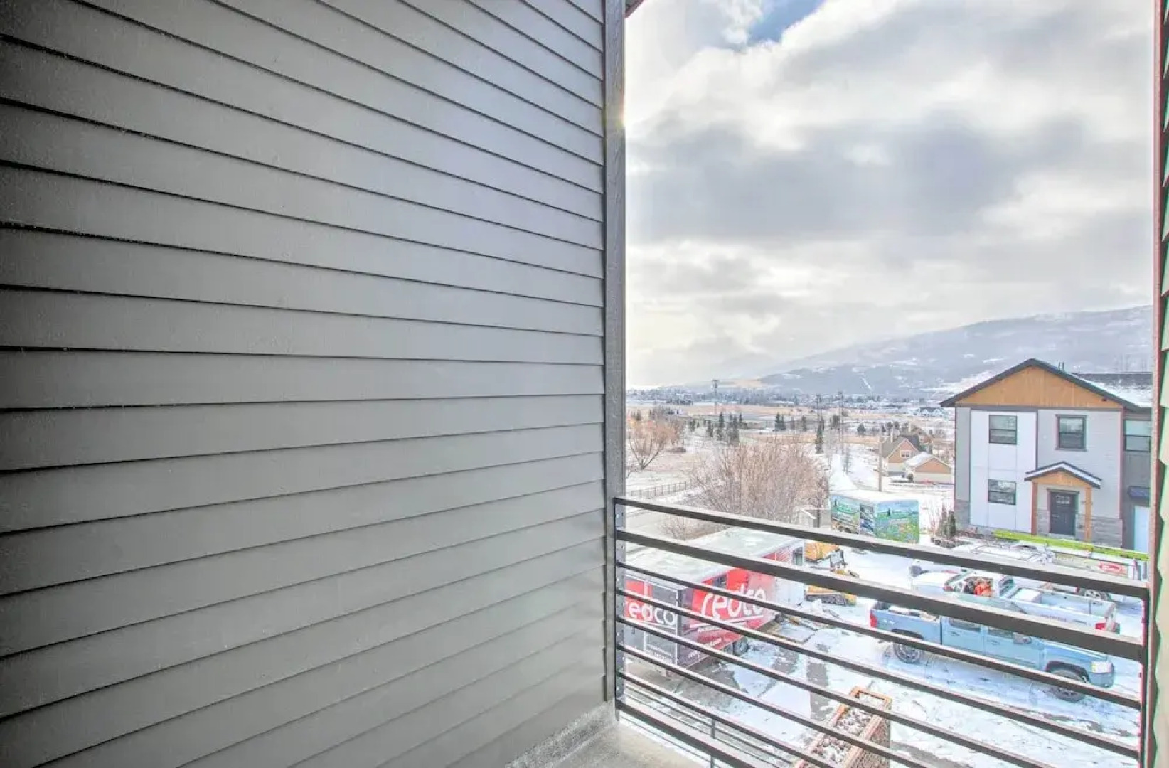 Modern Mountain Escape Near Slopes, Lakes & Trails