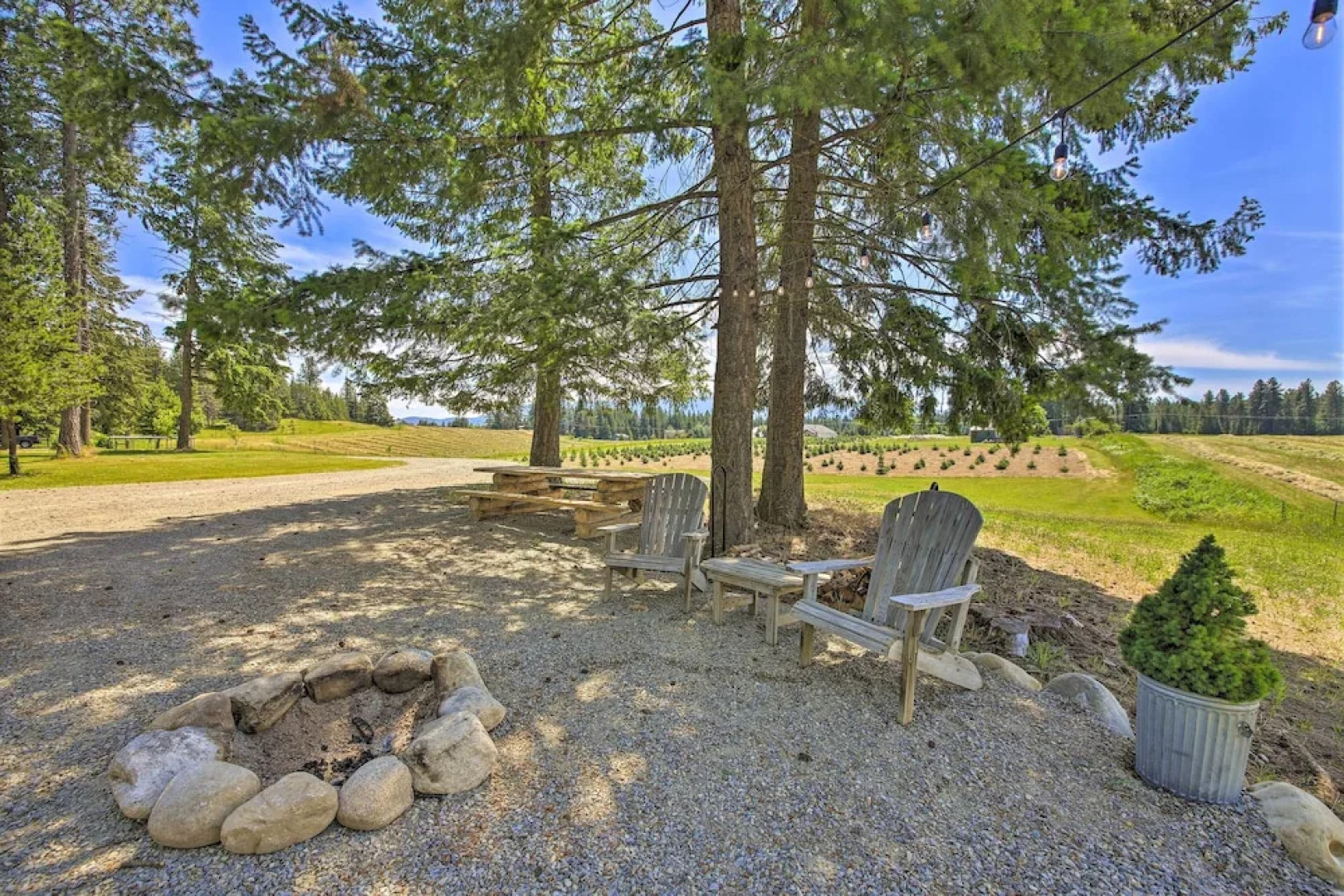 Serene Kootenai Cabin - 3 Mi to Dtwn & River!