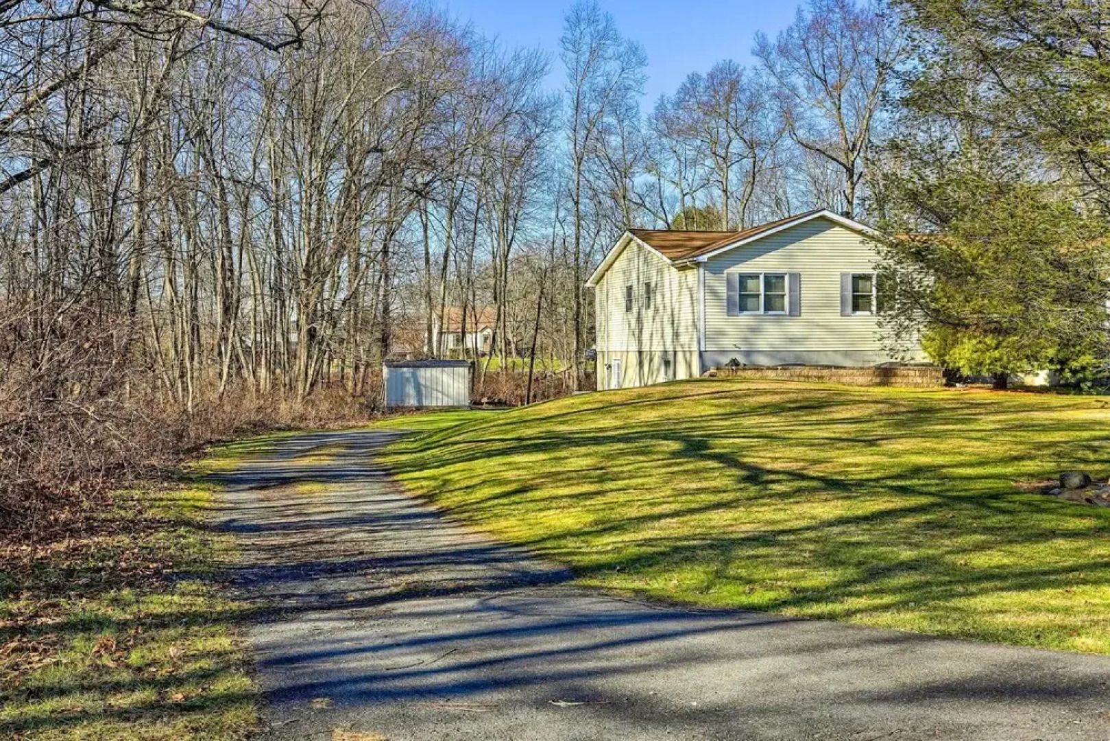 New Paltz Apt - 11 Mi to Poughkeepsie!