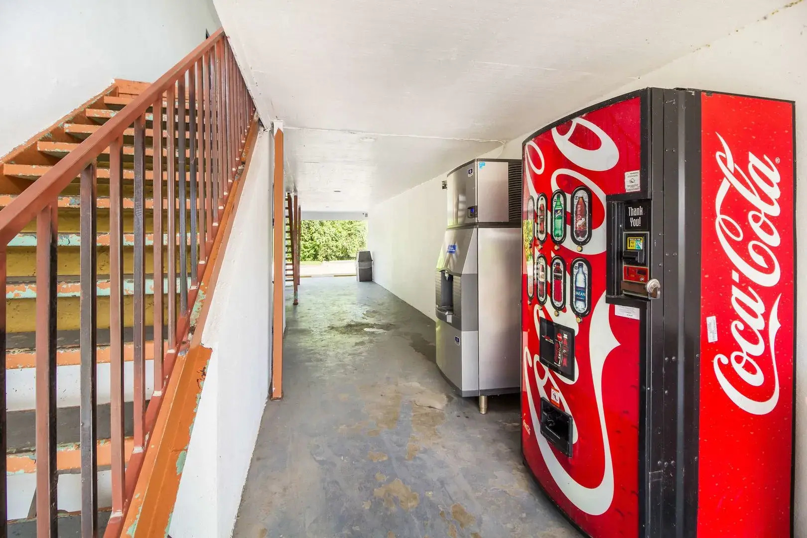 Scottish Inn & Suites